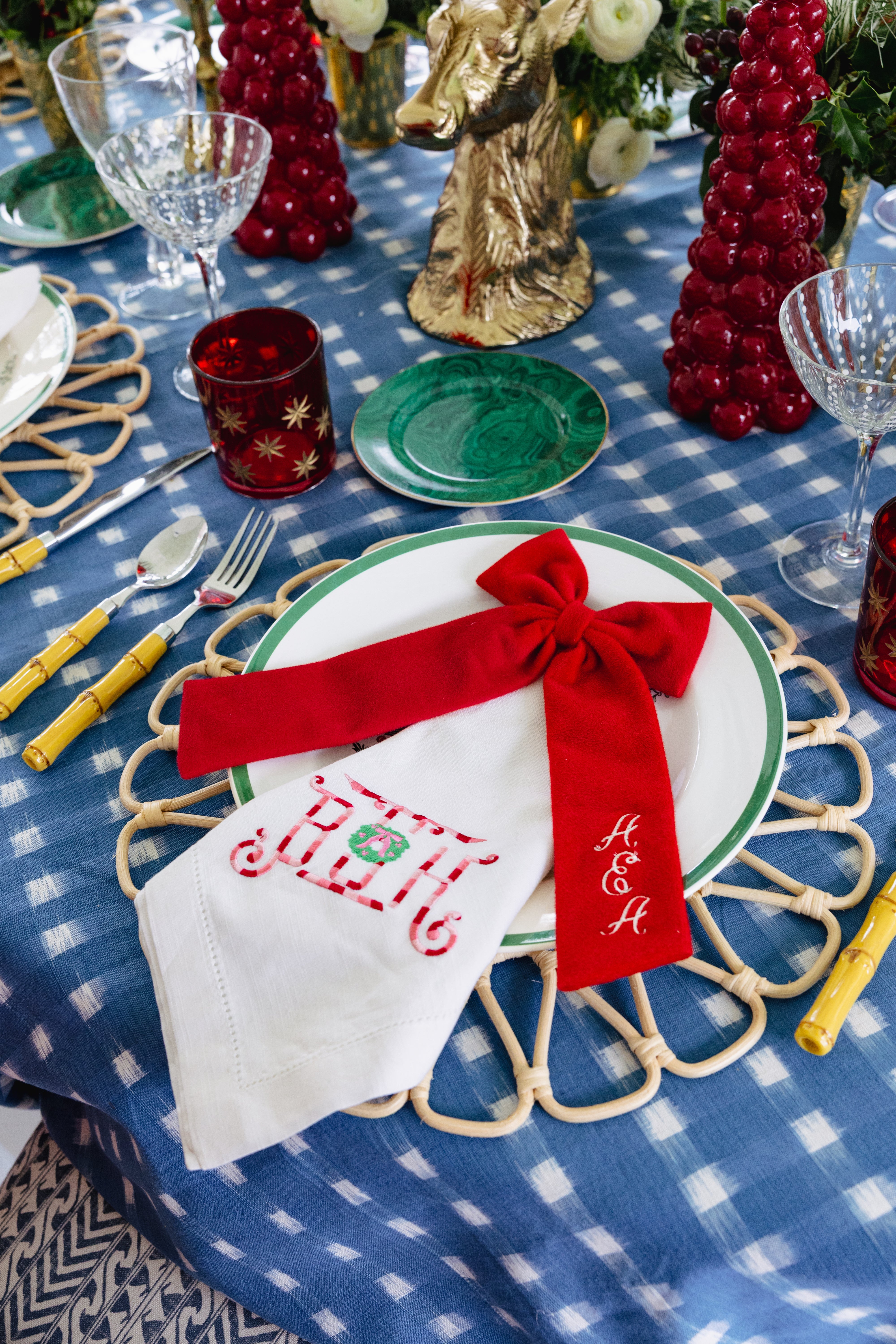 Classic Holiday Wreath Monogram Dinner Napkins