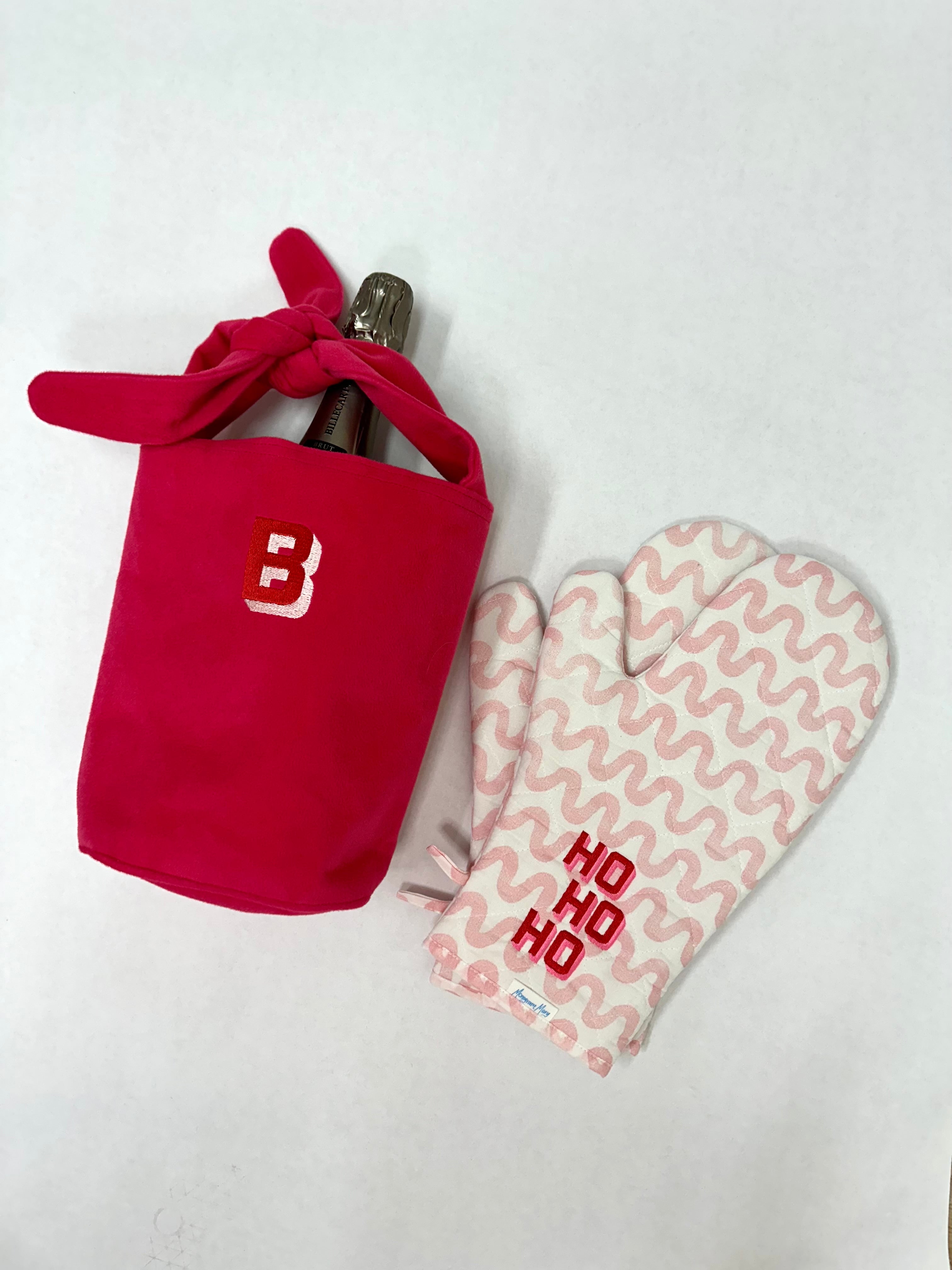 Holiday Gift Bag & Oven Mitt Bundle